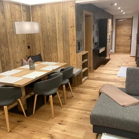 Lodge14 Apartman *